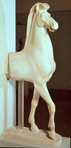 Escultura de um cavalo, c.500 aC (mármore)